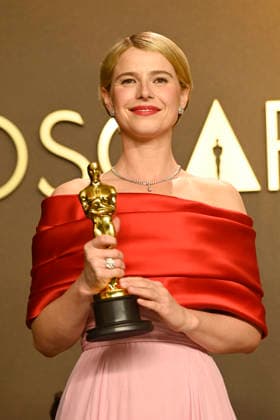 HOLLYWOOD, CA - MARCH 15: Jessie Buckley in the press room at the 98th Oscars at Dolby Theatre on March 15, 2026 in Hollywood, California. Copyright: xMediaPunchx