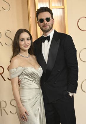 Red carpet arrivals to the 98th Academy Awards at Dolby Thetre in Los Angeles Featuring: Alba Baptista and Chris Evans Where: Los Angeles, California, United States When: 15 Mar 2026 Credit: Valerie GoodloeMediaPunch INSTARimages EDITORIAL USE ONLY. NOT FOR USE BY NEWSPAPERS BASED IN THE UK. Copyright: xx instar55555474