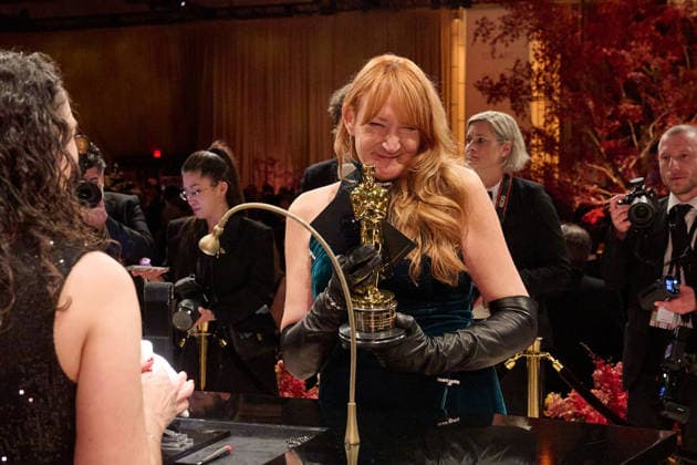 98th Oscars, Academy Awards Cliona Furey has their Oscar engraved at the Governors Ball following the 98th Oscars at the Dolby Theatre at Ovation Hollywood in Los Angeles, CA, on Sunday, March 15, 2026., Credit:Phil McCarten The Academy Avalon United States of America, CA, Hollywood, Dolby Theater  Copyright: xPhilxMcCartenx xThexAcademyx xAvalonx 1083396273