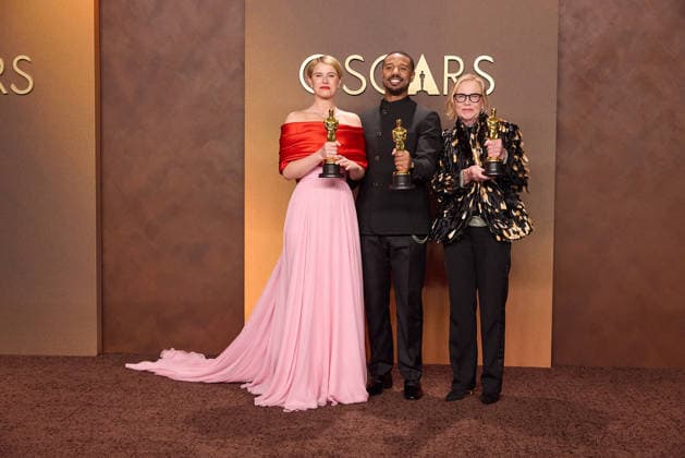 98th Oscars, Academy Awards Jessie Buckley, Michael B. Jordan and Amy Madigan pose backstage with their Oscars during the 98th Oscars at Dolby Theatre at Ovation Hollywood on Sunday, March 15, 2026., Credit:Etienne Laurent The Academy Avalon United States of America, CA, Hollywood, Dolby Theater  Copyright: xEtiennexLaurentx xThexAcademyx xAvalonx 1083397687