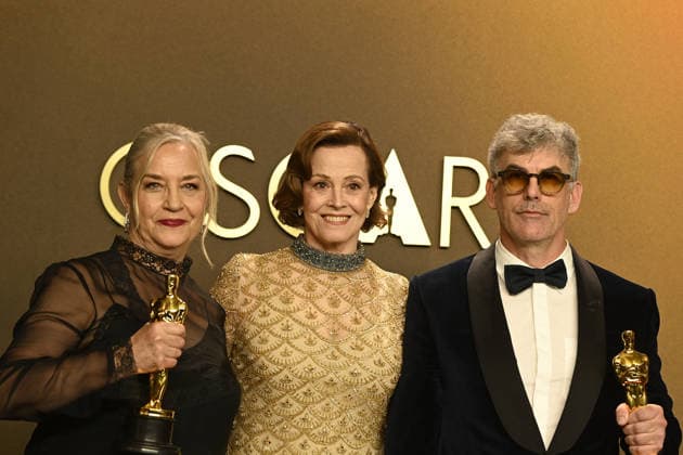 Winners in the press room of the 98th Academy Awards at Dolby Thetre in Los Angeles Featuring: Tamara Deverell, Shane Vieau, Sigourney Weaver Where: Los Angeles, California, United States When: 15 Mar 2026 Credit: Valerie Goodloe MediaPunch INSTARimages EDITORIAL USE ONLY. NOT FOR USE BY NEWSPAPERS BASED IN THE UK. Copyright: xx instar55555666