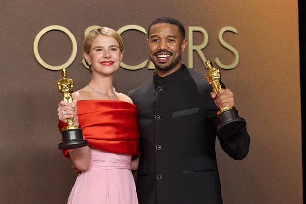 March 16, 2026, Hollywood, California, USA: Jessie Buckley and Michael B. Jordan pose backstage with their Oscars during the 98th Oscars at Dolby Theatre at Ovation Hollywood on Sunday. Hollywood USA  - ZUMAz03_ 20260316_zah_z03_015 Copyright: xEtiennexLaurentx