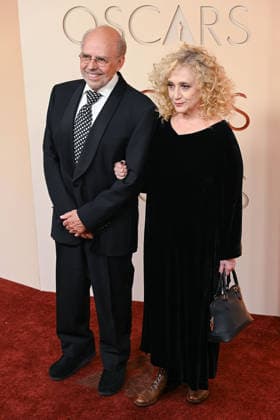March 15, 2026, Hollywood, California, USA: (R) Carol Kane and guest at the red carpet of the 98th Annual Academy Awards on Sunday March 15, 2026 at the Dolby Theater in Hollywood, California. EFREN LANDOS BNS PI Hollywood USA - ZUMAp124 20260315_zaa_p124_469 Copyright: xEfrenxLandosx
