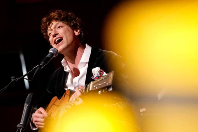Schauspieler Daniel Donskoy in der Veranstaltung Brennen Lesung, Gespräch und Musik mit Daniel Donskoy im Rahmen der Lit.Cologne 2026 im WDR-Funkhaus am Wallrafplatz. Köln, 15.03.2026 NRW Deutschland Copyright: xChristophxHardtx