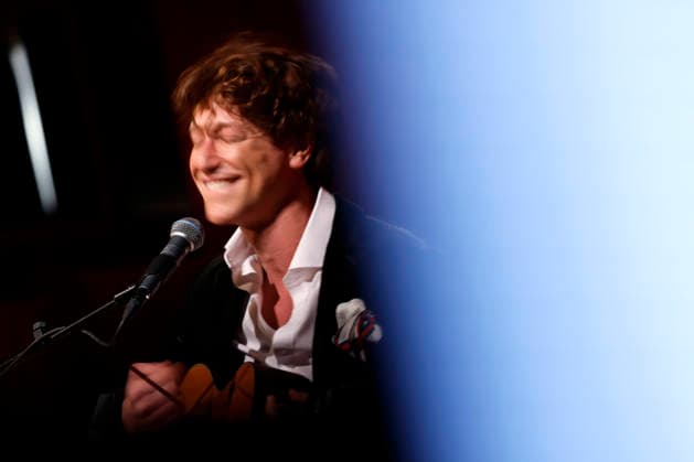 Schauspieler Daniel Donskoy in der Veranstaltung Brennen Lesung, Gespräch und Musik mit Daniel Donskoy im Rahmen der Lit.Cologne 2026 im WDR-Funkhaus am Wallrafplatz. Köln, 15.03.2026 NRW Deutschland Copyright: xChristophxHardtx