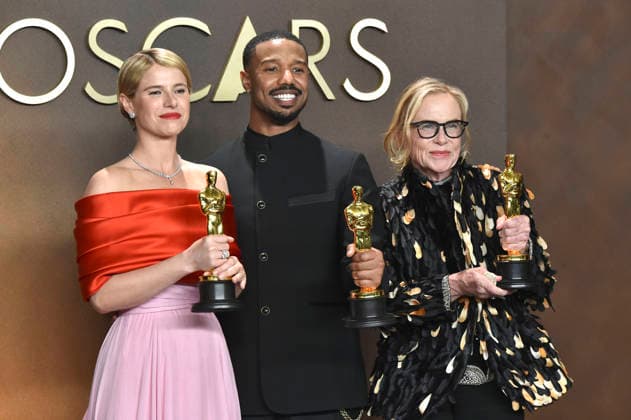 Jessie Buckley mit dem Oscar für die beste Hauptdarstellerin in Hamnet , Michael B. Jordan mit dem Oscar für den besten Hauptdarsteller in Blood & Sinners und Amy Madigan mit dem Oscar für die besten Nebendarstellerin in Weapons beim Preisträger-Photocall der Oscar Verleihung 2026 98th Annual Academy Awards im Dolby Theatre. Los Angeles, 15.03.2026