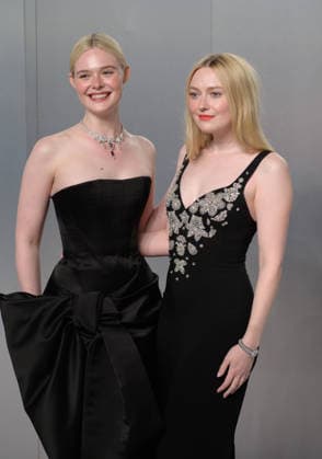 Vanity Fair Oscar Party 2026 - Los Angeles, USA LOS ANGELES, USA. March 15, 2026: Elle Fanning & Dakota Fanning at the Vanity Fair Oscar Party at the David Geffen Gallery at LACMA. Los Angeles CA USA  Copyright: xPaulxSmith Featureflashx