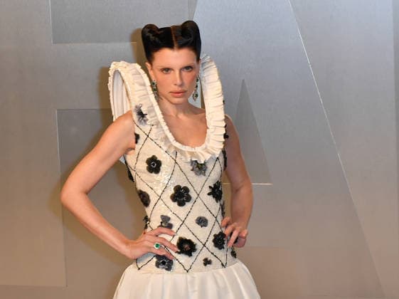 026 Vanity Fair Oscar Party Hosted By Mark Guiducci - Arrivals Julia Fox attends the 2026 Vanity Fair Oscar Party at Los Angeles County Museum of Art on March 15, 2026 in Los Angeles, California. Los Angeles Los Angeles County Museum of Art California United States Copyright: ximageSPACEx