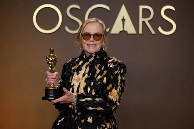 Amy Madigan poses backstage during the live 98th OscarsÂ® at the Dolby Theatre at Ovation Hollywood in Los Angeles, CA, on Sunday, March 15, 2026. Los Angeles CA USA  350081358PLX