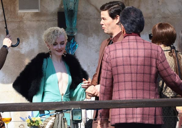 The second season of the TV series The Studio, created by and starring Seth Rogen, has begun filming in Venice. Pictured: Julia Garner, Ike Barinholtz  Copyright: xMatteoxChinellatox xipa-agency.netx xipa-agency.netx xMatteoxChinellatox IPA_Agency_IPA73004034
