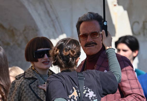The second season of the TV series The Studio , created by and starring Seth Rogen, has begun filming in Venice. Pictured: Bryan Cranston, Kathryn Hahn  Copyright: xMatteoxChinellatox xipa-agency.netx xipa-agency.netx xMatteoxChinellatox IPA_Agency_IPA73003999