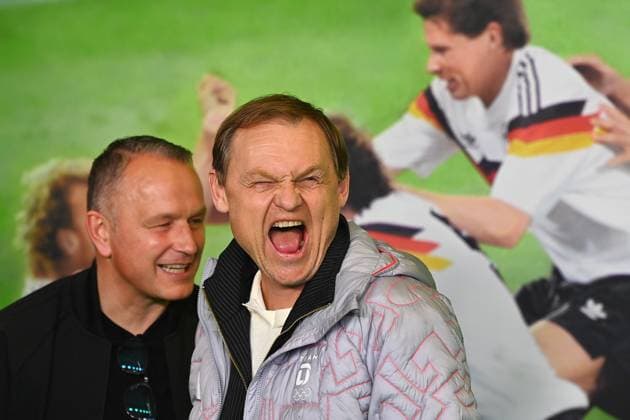 Bjoern GULDEN (Adidas CEO) zieht eine Grimasse. Premiere EIN SOMMER IN ITALIEN-WM 1990. am 16.03.20226 im Mathaeser Kino in Muenchen. Roter Teppich,Red Carpet.