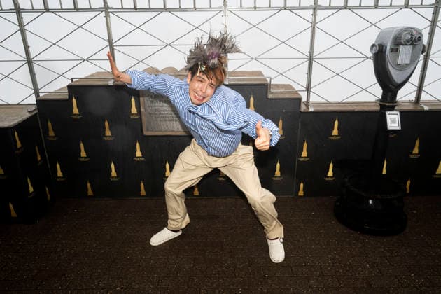 March 16, 2026, New York, New York, USA: JULIO TORRES visits the Empire State Building in New York for a photo opportunity to celebrate his upcoming HBO special, Color Theories. 16 March 2026 New York USA - ZUMAa265 20260316_zep_a265_021 Copyright: xEricxAcquayex