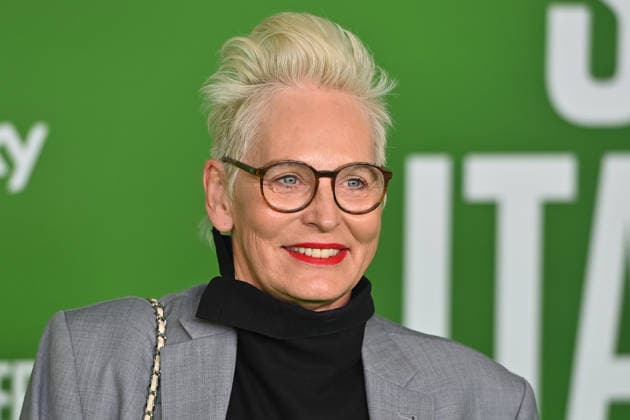 Baerbel SCHAEFER, Einzelbild,angeschnittenes Einzelmotiv,Portrait,Portraet. Premiere EIN SOMMER IN ITALIEN-WM 1990. am 16.03.20226 im Mathaeser Kino in Muenchen. Roter Teppich,Red Carpet.
