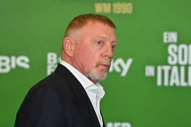 Boris BECKER, Einzelbild,angeschnittenes Einzelmotiv,Portrait,Portraet. Premiere EIN SOMMER IN ITALIEN-WM 1990. am 16.03.20226 im Mathaeser Kino in Muenchen. Roter Teppich,Red Carpet.
