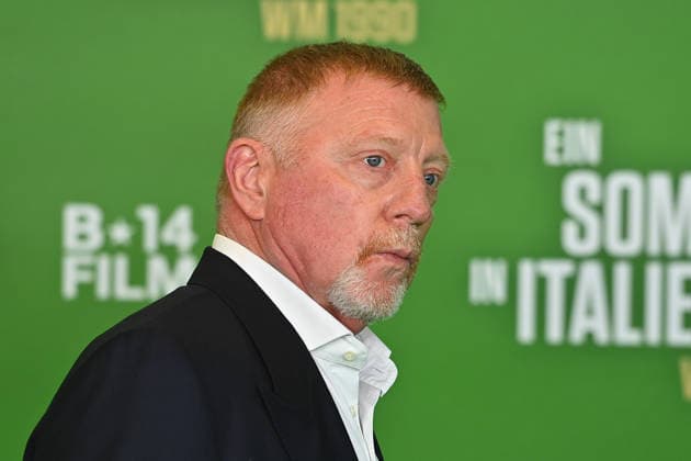 Boris BECKER, Einzelbild,angeschnittenes Einzelmotiv,Portrait,Portraet. Premiere EIN SOMMER IN ITALIEN-WM 1990. am 16.03.20226 im Mathaeser Kino in Muenchen. Roter Teppich,Red Carpet.