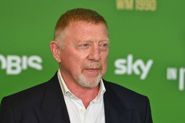 Boris BECKER, Einzelbild,angeschnittenes Einzelmotiv,Portrait,Portraet. Premiere EIN SOMMER IN ITALIEN-WM 1990. am 16.03.20226 im Mathaeser Kino in Muenchen. Roter Teppich,Red Carpet.