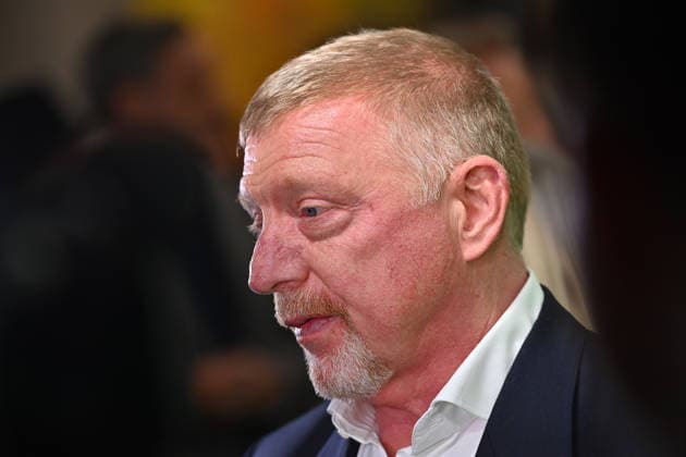 Boris BECKER, Einzelbild,angeschnittenes Einzelmotiv,Portrait,Portraet. Premiere EIN SOMMER IN ITALIEN-WM 1990. am 16.03.20226 im Mathaeser Kino in Muenchen. Roter Teppich,Red Carpet.