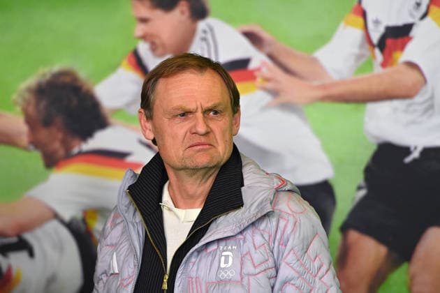 Bjoern GULDEN (Adidas CEO), Einzelbild,angeschnittenes Einzelmotiv,Portrait,Portraet. Premiere EIN SOMMER IN ITALIEN-WM 1990. am 16.03.20226 im Mathaeser Kino in Muenchen. Roter Teppich,Red Carpet.