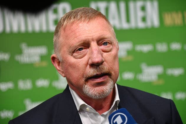 Boris BECKER, Einzelbild,angeschnittenes Einzelmotiv,Portraet,Portrait,Porträt. Premiere EIN SOMMER IN ITALIEN-WM 1990. am 16.03.20226 im Mathaeser Kino in Muenchen. Roter Teppich,Red Carpet.