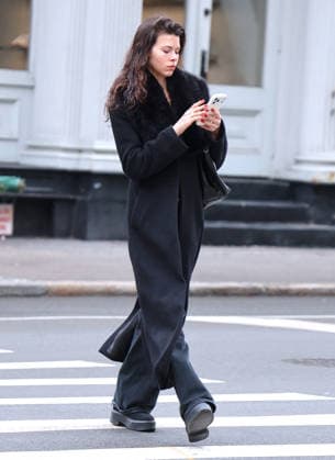 Georgia Fowler out in New York New Zealand model Georgia Fowler is walking with style and no-makeup in Soho, New York, NY on March 16, 2026. Photo by Dylan Travis ABACAPRESS.COM New York NY  Copyright: xDylanxTravis ABACAx