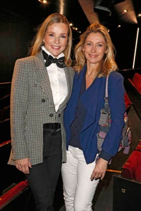 Kim-Sarah Brandts und Tokessa Martinius bei der Premiere vom Literatur-Konzert Sabine Kaack & United Baroque - Der Geist der Mirabelle im Ohnsorg Theater. Hamburg, 16.03.2026