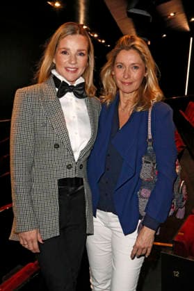Kim-Sarah Brandts und Tokessa Martinius bei der Premiere vom Literatur-Konzert Sabine Kaack & United Baroque - Der Geist der Mirabelle im Ohnsorg Theater. Hamburg, 16.03.2026