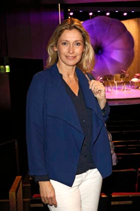 Tokessa Martinius bei der Premiere vom Literatur-Konzert Sabine Kaack & United Baroque - Der Geist der Mirabelle im Ohnsorg Theater. Hamburg, 16.03.2026