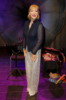 Sabine Kaack bei der Premiere vom Literatur-Konzert Sabine Kaack & United Baroque - Der Geist der Mirabelle im Ohnsorg Theater. Hamburg, 16.03.2026