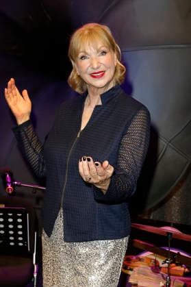 Sabine Kaack bei der Premiere vom Literatur-Konzert Sabine Kaack & United Baroque - Der Geist der Mirabelle im Ohnsorg Theater. Hamburg, 16.03.2026