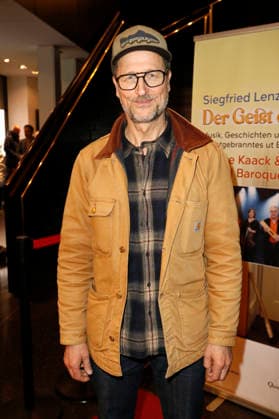 Markus Knüfken bei der Premiere vom Literatur-Konzert Sabine Kaack & United Baroque - Der Geist der Mirabelle im Ohnsorg Theater. Hamburg, 16.03.2026