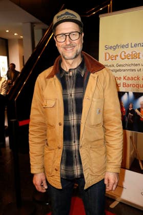 Markus Knüfken bei der Premiere vom Literatur-Konzert Sabine Kaack & United Baroque - Der Geist der Mirabelle im Ohnsorg Theater. Hamburg, 16.03.2026