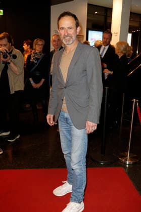 Nicolas König bei der Premiere vom Literatur-Konzert Sabine Kaack & United Baroque - Der Geist der Mirabelle im Ohnsorg Theater. Hamburg, 16.03.2026