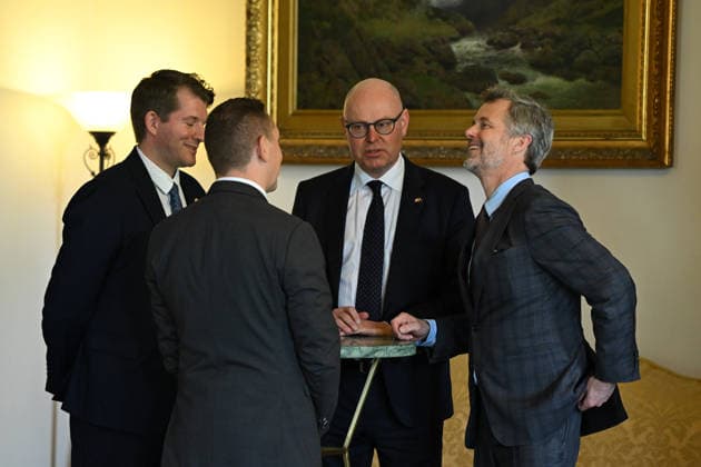 DENMARK ROYALS AUSTRALIA VISIT, Denmark s King Frederik X (right) during a meeting with Danish industry leaders at Government House in Melbourne, Tuesday, March 17, 2026. ( NO ARCHIVING Melbourne Victoria Australia  Copyright: xJamesxRossx 20260317126063816033