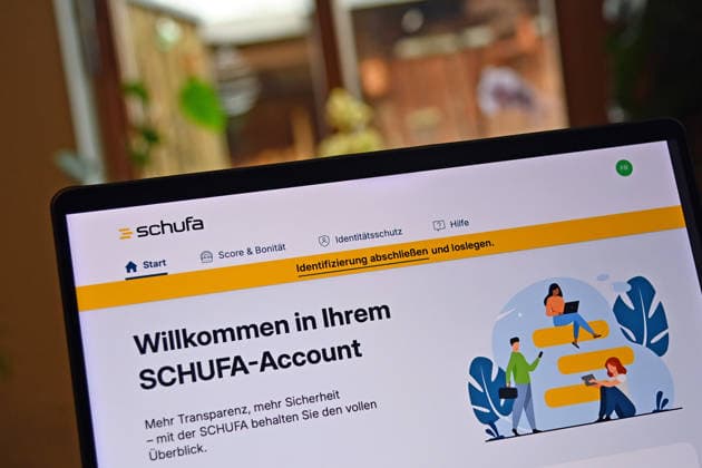 Themenfoto Schufa Score, Der Schufa-Score ist ein statistischer Prozentwert (meist 1 bis 100 Prozent oder 100 bis 999 Punkte), der die Kreditwuerdigkeit einer Person einschaetzt. Er prognostiziert das zukuenftige Zahlungsverhalten basierend auf Positiv- (Kredite) und Negativdaten (Zahlungsausfaelle). Ein hoher Wert bedeutet ein geringes Ausfallrisiko und gute Bonitaet. Schufa,Bonitaetspruefung,Bonitaet,Berechnung der Kreditwuerdigkeit,Finazierung,Kredit,Auskunft,Pruefung,Bonitaetsbewertung,Formular,Anfrage. *** Topic photo Schufa score, The Schufa score is a statistical percentage value usually 1 to 100 percent or 100 to 999 points, which estimates the creditworthiness of a person It predicts the future payment behavior based on positive