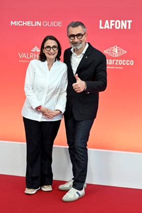 La chef Anne Sophie Pic et son mari David Sinapian Cérémonie des remises des Etoiles Michelin 2026 au Grimaldi Forum à Monaco le 16 mars 2026 1 étoile, 7 nouveaux 2 étoiles et 1 nouveau 3 étoiles pour lédition 2026 Bruno Bebert Bestimage Michelin Star Awards Ceremony 2026 at the Grimaldi Forum in Monaco on March 16, 2026 Monaco Monaco Monaco  Copyright: xBrunoxBebertx xBestimagexBrunoxBebertx xBestimagex