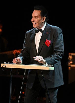 Wayne Newton performs during The Mr. Las Vegas Memories & Melodies Tour at The Parker Featuring: Wayne Newton Where: Fort Lauderdale, Florida, United States When: 16 Mar 2026 Credit: Robert Bell INSTARimages EDITORIAL USE ONLY. NOT FOR USE BY NEWSPAPERS BASED IN THE UK. Copyright: xx instar55560226