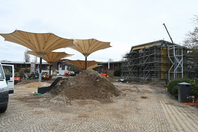 Baustelle des Kölner Tanzbrunnen der nach umfangreicher Sanierung pünktlich zu Saisonstart am 09.05.2026 fertig sein soll