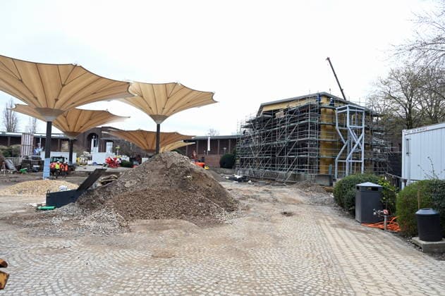 Baustelle des Kölner Tanzbrunnen der nach umfangreicher Sanierung pünktlich zu Saisonstart am 09.05.2026 fertig sein soll