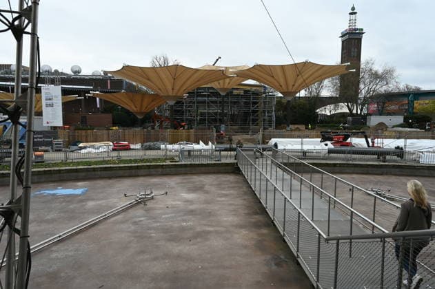Baustelle des Kölner Tanzbrunnen der nach umfangreicher Sanierung pünktlich zu Saisonstart am 09.05.2026 fertig sein soll
