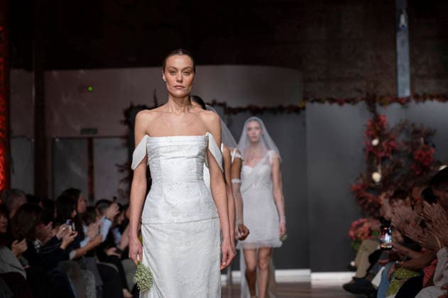 Telier Couture Fashion Week Madrid in Spain - 17 Mar 2026 A model walks the runway wearing a design by atelier couture during Fashion Week de Madrid in Fabric de Tapices. Madrid Spain Copyright: xAtilanoxGarciax xSOPAxImagesx photos08911