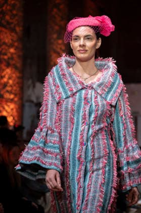Telier Couture Fashion Week Madrid in Spain - 17 Mar 2026 A model walks the runway wearing a design by atelier couture during Fashion Week de Madrid in Fabric de Tapices. Madrid Spain Copyright: xAtilanoxGarciax xSOPAxImagesx photos08869