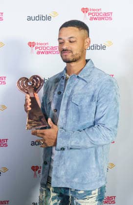 March 16, 2026: Austin, Texas. 2026 IHeartPodcast Awards, winners pose with their awards. Steven Bartlett for Best Business & Finance, - The Diary of a CEO.  - ZUMAda1_ 20260316_zap_da1_061 Copyright: xSandraxDahdahx