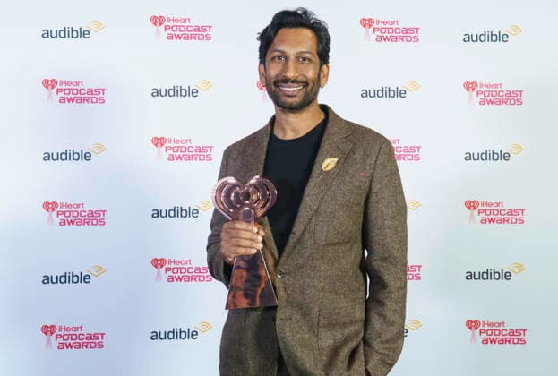 March 16, 2026: Austin, Texas. 2026 IHeartPodcast Awards, winners pose with their awards. Hrishikesh Hirway - Song Exploder , Innovator Icon Award Honoree. - ZUMAda1_ 20260316_zap_da1_090 Copyright: xSandraxDahdahx