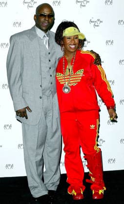 AMA PRESS FB Jan. 13, 2003 - Los Angeles, CALIFORNIA, USA - K28518FB 30TH ANNUAL AMERICAN MUSIC AWARDS.SHRINE AUDITORIUM, LOS ANGELES, CA.01 13 2003. FITZROY BARRETT 2003.BOBBY BROWN AND MISSY ELLIOTT Copyright: xFitzroyxBarrettx