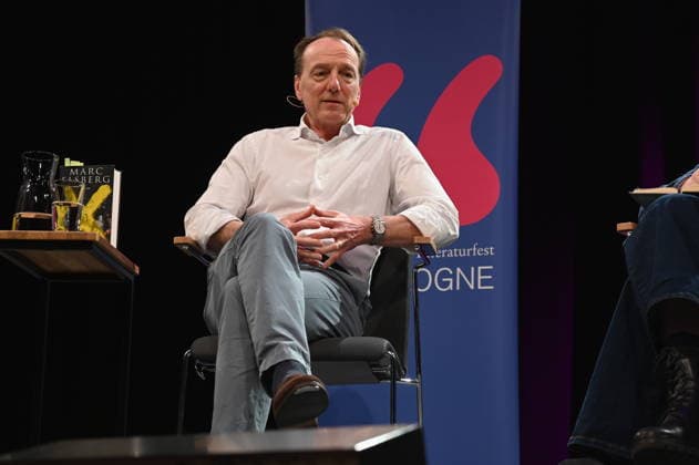 Der österreichische Autor Marc Elsberg liest und spricht auf der Lit.Cologne, dem internationalen Literaturfestival