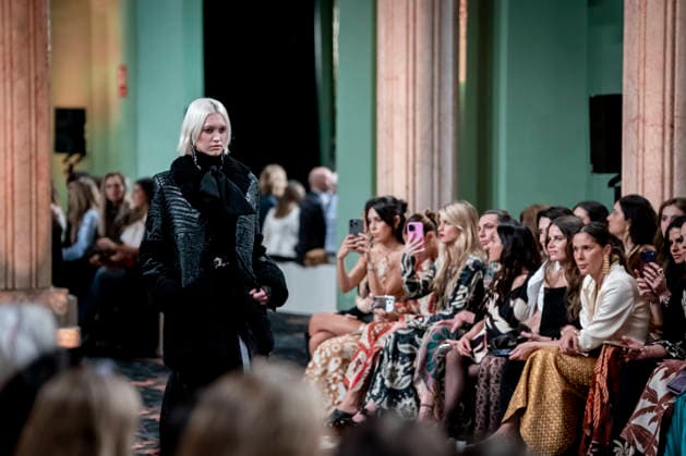 Johanna Ortiz fashion show at Mercedes Benz Fashion Week Madrid A model during the Johanna Ortiz fashion show that opens the next edition of the Mercedes Benz Fashion Week Madrid, March 17, 2026, in Madrid Spain Ortiz, a key figure in Latin American fashion, opens the official calendar of the Madrid fashion show in an emblematic setting of the city MARCH 17, 2026 FASHION MODEL SHOW MBFW DESIGNER A Pé Madrid Madrid Madrid Spain  Copyright: xA.xPÃ rezxMecax 7375144