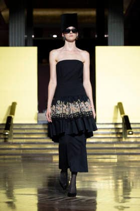 Juan Duyos - Mercedes-Benz Fashion Week Madrid A model walks the runway wearing a design by Juan Duyos during Mercedes-Benz Fashion Week de Madrid in IS Cervantes, 17 March 2026 Spain Madrid Spain Copyright: xAtilanoxGarciax xSOPAxImagesx photos08983