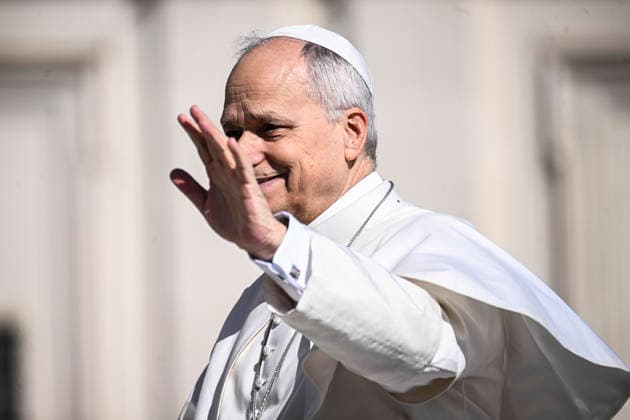News Bilder des Tages March 18, 2026, Vatican City, Vatican City: Pope Leo waves at faithfuls during he weekly General Audience in Saint Peter s Square, Vatican City, 18 March 2026. ANSA RICCARDO ANTIMIANI. Vatican City Vatican City  - ZUMAa110 20260318_zaf_a110_002 Copyright: xRiccardoxAntimianix