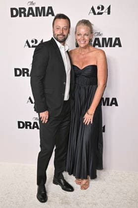Lars Knudsen mit Ehefrau Amy Knudsen bei der Premiere des Kinofilms The Drama Das Drama - Noch mal auf Anfang in DGA Theater Complex . Los Angeles, 17.03.206